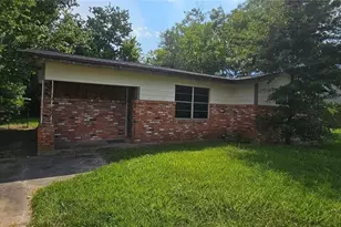 3610 Dennis St, Houston, TX 77004 - Photo 1