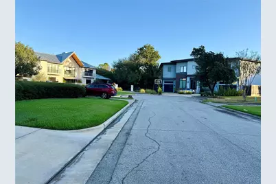 904 Lennette, Bellaire, TX 77401 - Photo 5