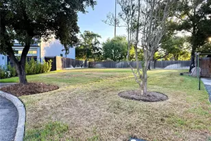 904 Lennette, Bellaire, TX 77401 - Photo 1