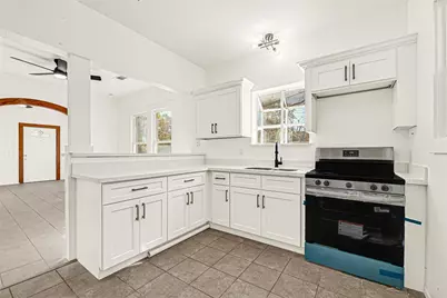 830 Ross St, La Marque, TX 77568 - Photo 3