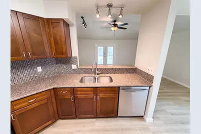 318 Floravista Drive, Houston, TX 77598 - Photo 9