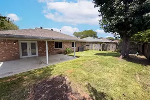 318 Flora Vista Dr, Houston, TX 77598 - Photo 5