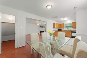 8252 Golf Green Cir, Houston, TX 77036 - Photo 5