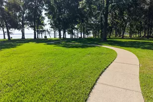 13422 Yaupon Holly Ln, Houston, TX 77044 - Photo 43