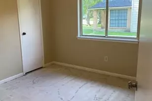 523 Gleneagles Dr, Friendswood, TX 77546 - Photo 7