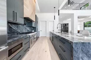 207 W 33rd St, Houston, TX 77018 - Photo 17