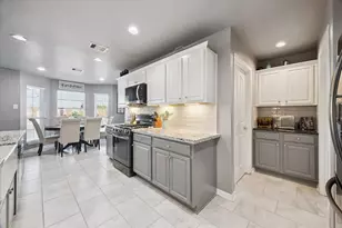 394 Hyland Ln, League City, TX 77573 - Photo 9