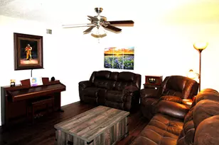 303 N 9th St, Beasley, TX 77417 - Photo 3