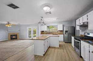 7627 Greenwood Point Dr, Cypress, TX 77433 - Photo 11