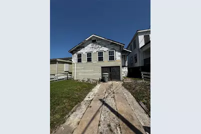 3122 Avenue N 1/2, Galveston, TX 77550 - Photo 1