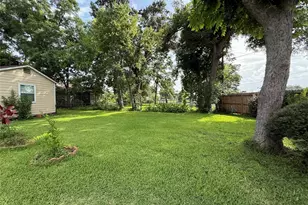 4302 Banner Dr, Houston, TX 77013 - Photo 27