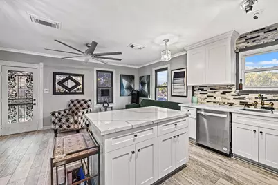 5411 Avenue R 1/2, Galveston, TX 77551 - Photo 7