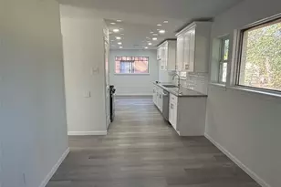 5615 Greylog Dr, Houston, TX 77048 - Photo 9