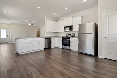 16467 Honeysuckle Hill Drive, Conroe, TX 77303 - Photo 7