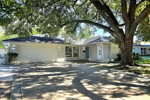 11907 Renwick Dr, Houston, TX 77035 - Photo 1