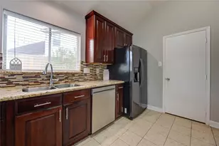 14802 Newton Falls Ln, Sugar Land, TX 77498 - Photo 5