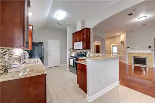 14802 Newton Falls Ln, Sugar Land, TX 77498 - Photo 7