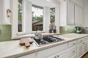4714 Holt, Bellaire, TX 77401 - Photo 29