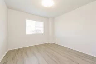 943 Imperial Heights Dr, Houston, TX 77073 - Photo 9