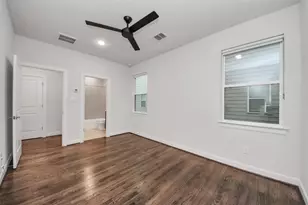 952 W 18th St, Houston, TX 77008 - Photo 7