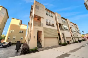 952 W 18th St, Houston, TX 77008 - Photo 3