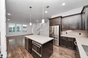 952 W 18th St, Houston, TX 77008 - Photo 17