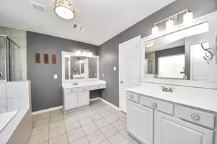 1914 Grandoak Dr, Pearland, TX 77581 - Photo 21