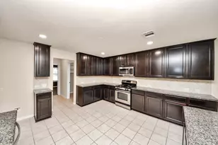 1914 Grandoak Dr, Pearland, TX 77581 - Photo 15