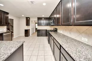 1914 Grandoak Dr, Pearland, TX 77581 - Photo 13