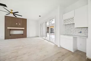 1032 W 17th St, Houston, TX 77008 - Photo 5