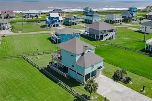 3228 Castle Dr, Crystal Beach, TX 77650 - Photo 41