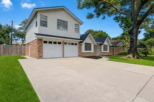 2305 Peach Ln, Pasadena, TX 77502 - Photo 3