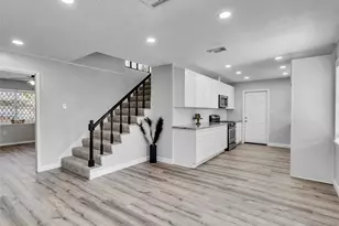 2305 Peach Ln, Pasadena, TX 77502 - Photo 9