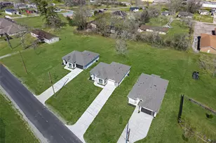 1519 Waco St, Dayton, TX 77535 - Photo 33