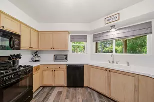 19819 Hampton Wood Dr, Tomball, TX 77377 - Photo 13
