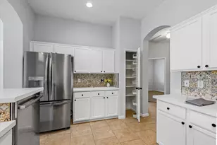 16806 Bay Ledge Ct, Friendswood, TX 77546 - Photo 9