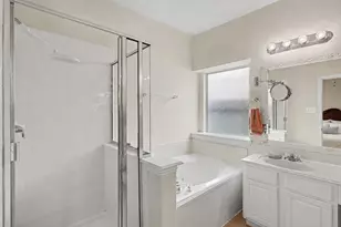 9815 Elizabeths Glen Ln, Tomball, TX 77375 - Photo 15