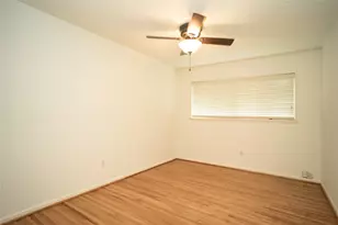 4522 Briarbend Dr, Houston, TX 77035 - Photo 9