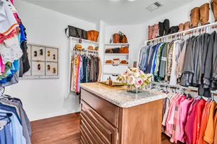 401 Heritage Oaks Dr, Angleton, TX 77515 - Photo 25