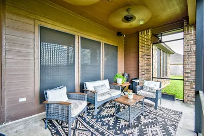 401 Heritage Oaks Drive, Angleton, TX 77515 - Photo 37