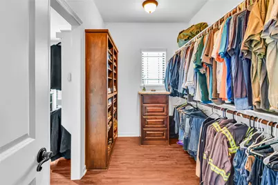 401 Heritage Oaks Drive, Angleton, TX 77515 - Photo 23