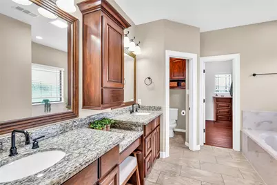 401 Heritage Oaks Drive, Angleton, TX 77515 - Photo 17