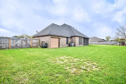 401 Heritage Oaks Drive, Angleton, TX 77515 - Photo 43