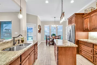 401 Heritage Oaks Drive, Angleton, TX 77515 - Photo 13