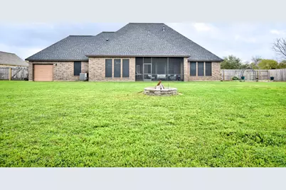401 Heritage Oaks Drive, Angleton, TX 77515 - Photo 41
