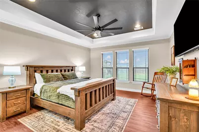 401 Heritage Oaks Drive, Angleton, TX 77515 - Photo 15