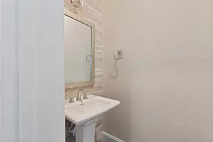 8313 Sorrel Leaf Ln, Houston, TX 77055 - Photo 11