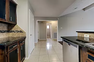 216 Maple Leaf Dr, League City, TX 77573 - Photo 5