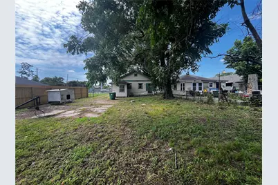 6015 Brady Street, Houston, TX 77011 - Photo 9