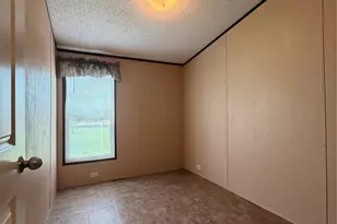 12715 Green River Dr, Houston, TX 77044 - Photo 9